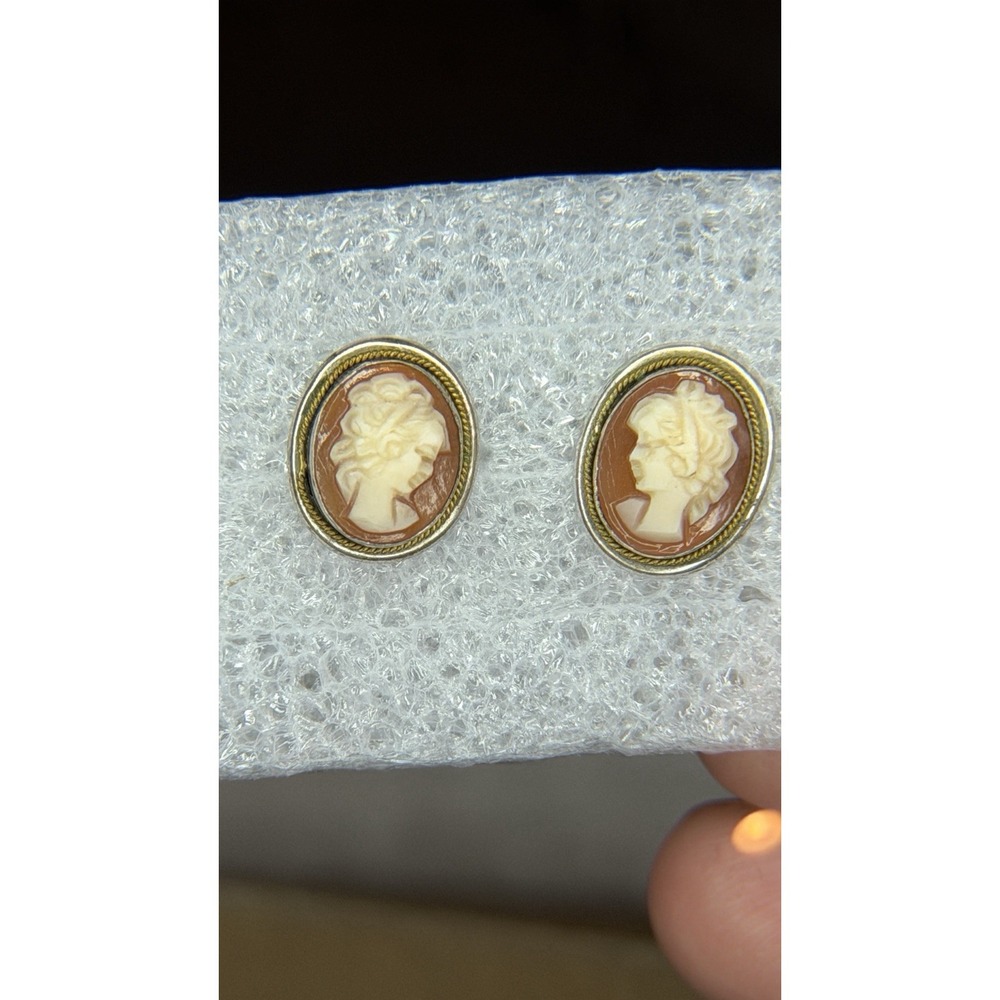 Vintage Cameo Style Stud Earrings Silver Tone Oval Lady Portrait